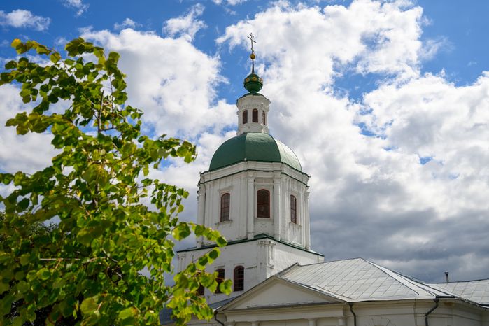 Храм Святой Троицы (церковь Святой Троицы Живоначальной) на территории Зарайского кремля