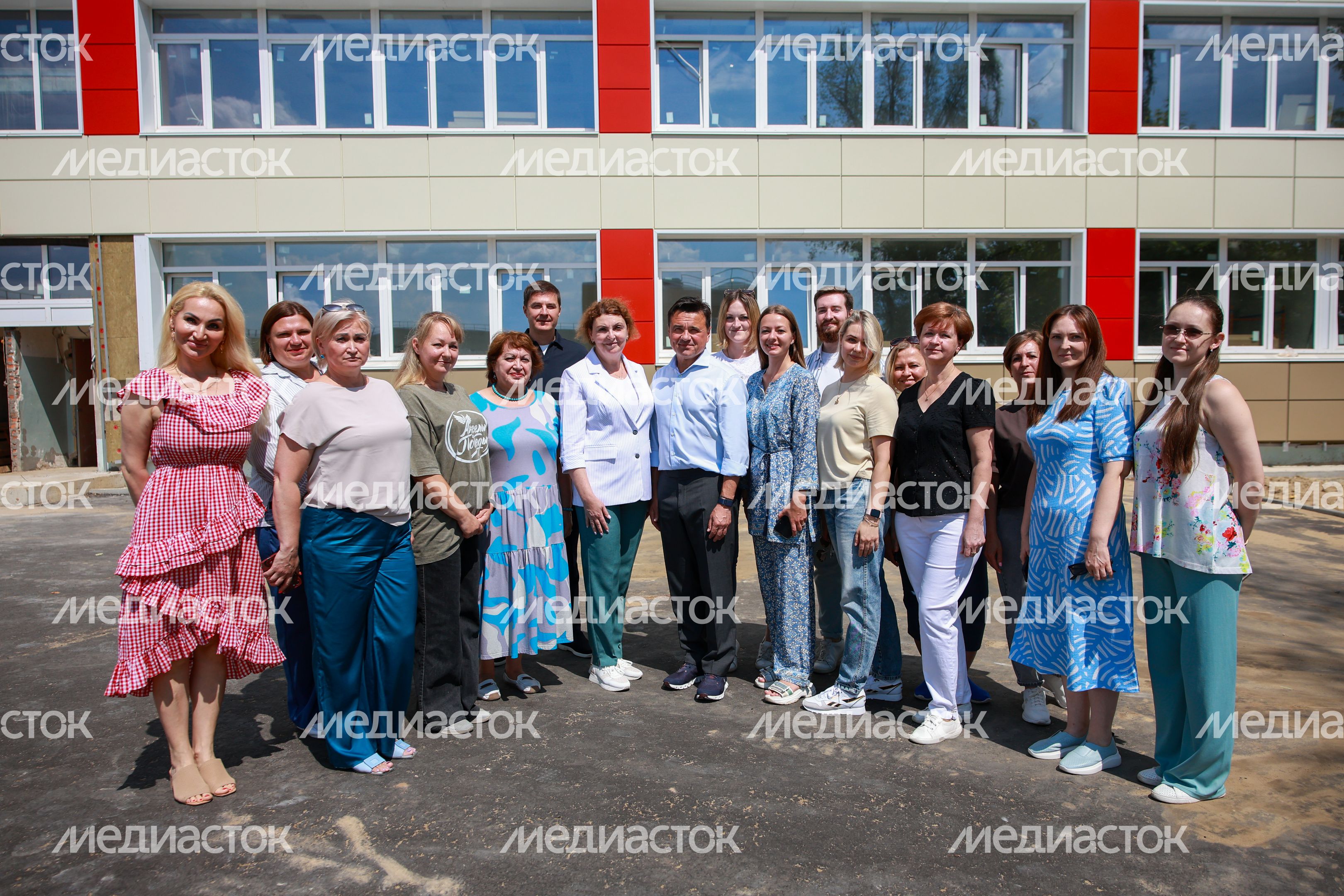 Андрей Воробьев проверил ход капремонта в основном корпусе гимназии №5 в Дзержинском Андрей Воробьев проверил ход капремонта в основном корпусе гимназии №5 в Дзержинском