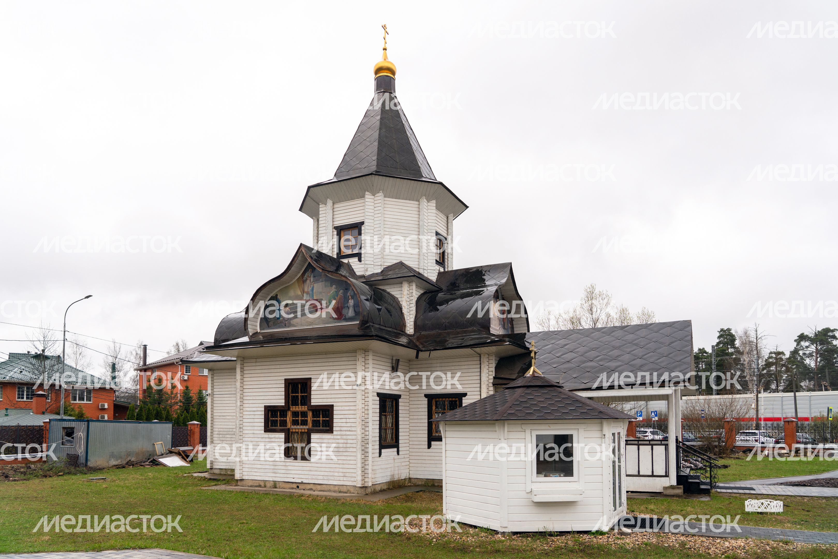 Крестильный храм в честь блаженной Ксении Петербургской в поселке Опалиха Красногорска