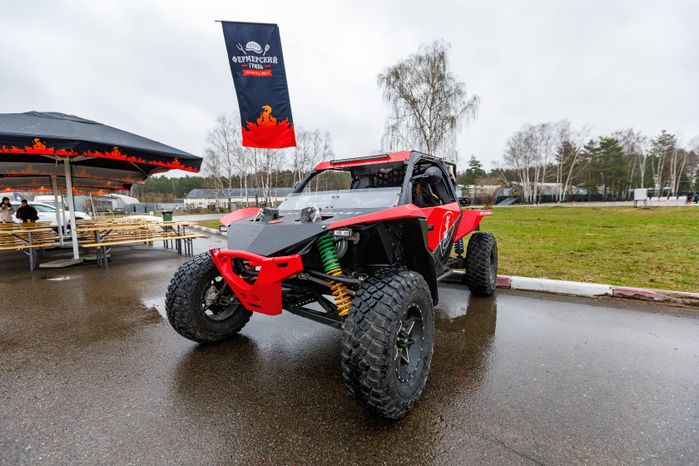 Детский заезд на мини-багги на гоночной трассе ADM Raceway в Мячково