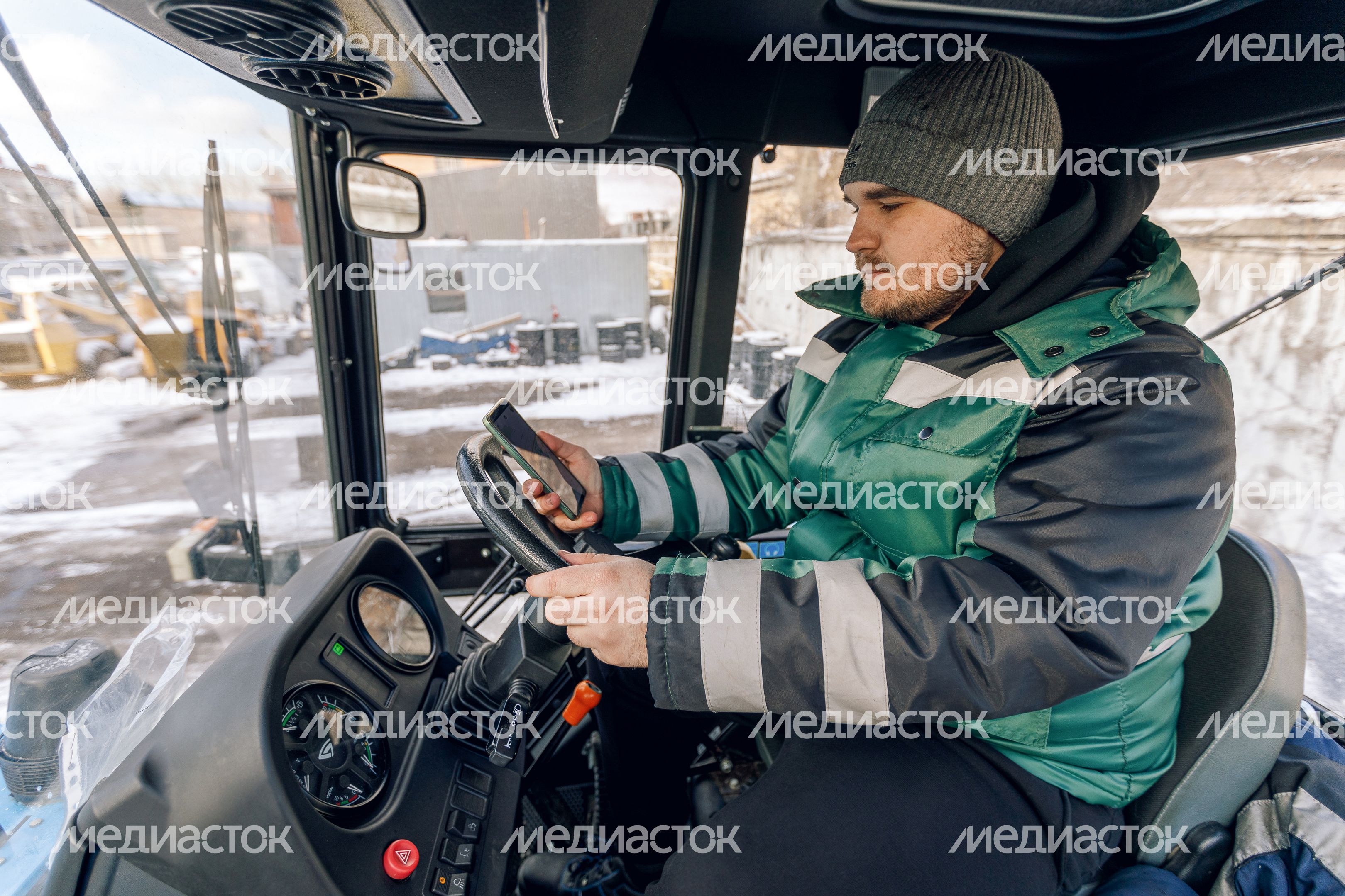 Уборка территории дворов от снега в Балашихе Уборка территории дворов от снега в Балашихе