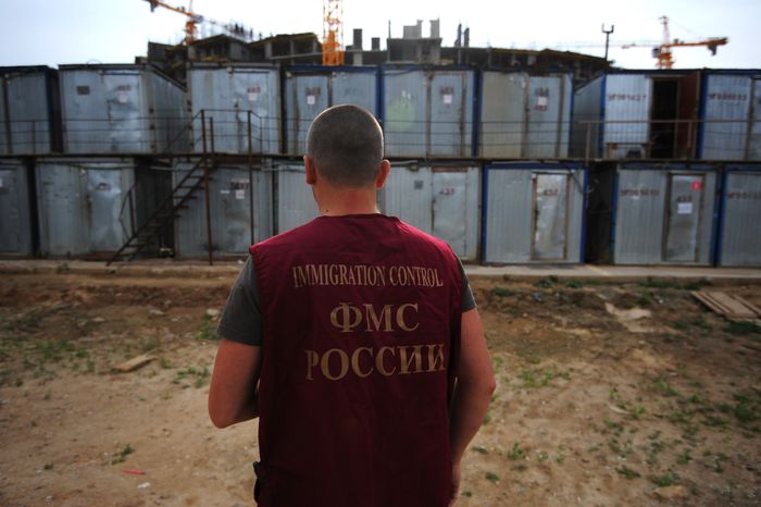 Рейд по пресечению незаконной миграции на стройке в Химках