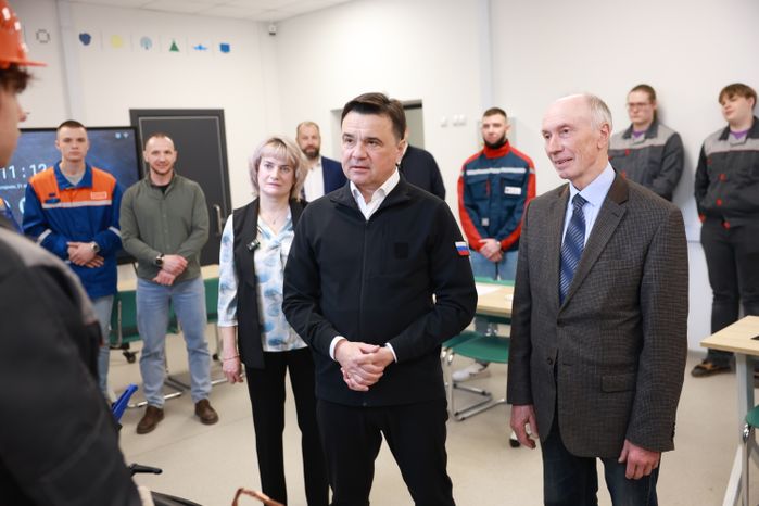 Андрей Воробьев пообщался со студентами и преподавателями Щелковского колледжа