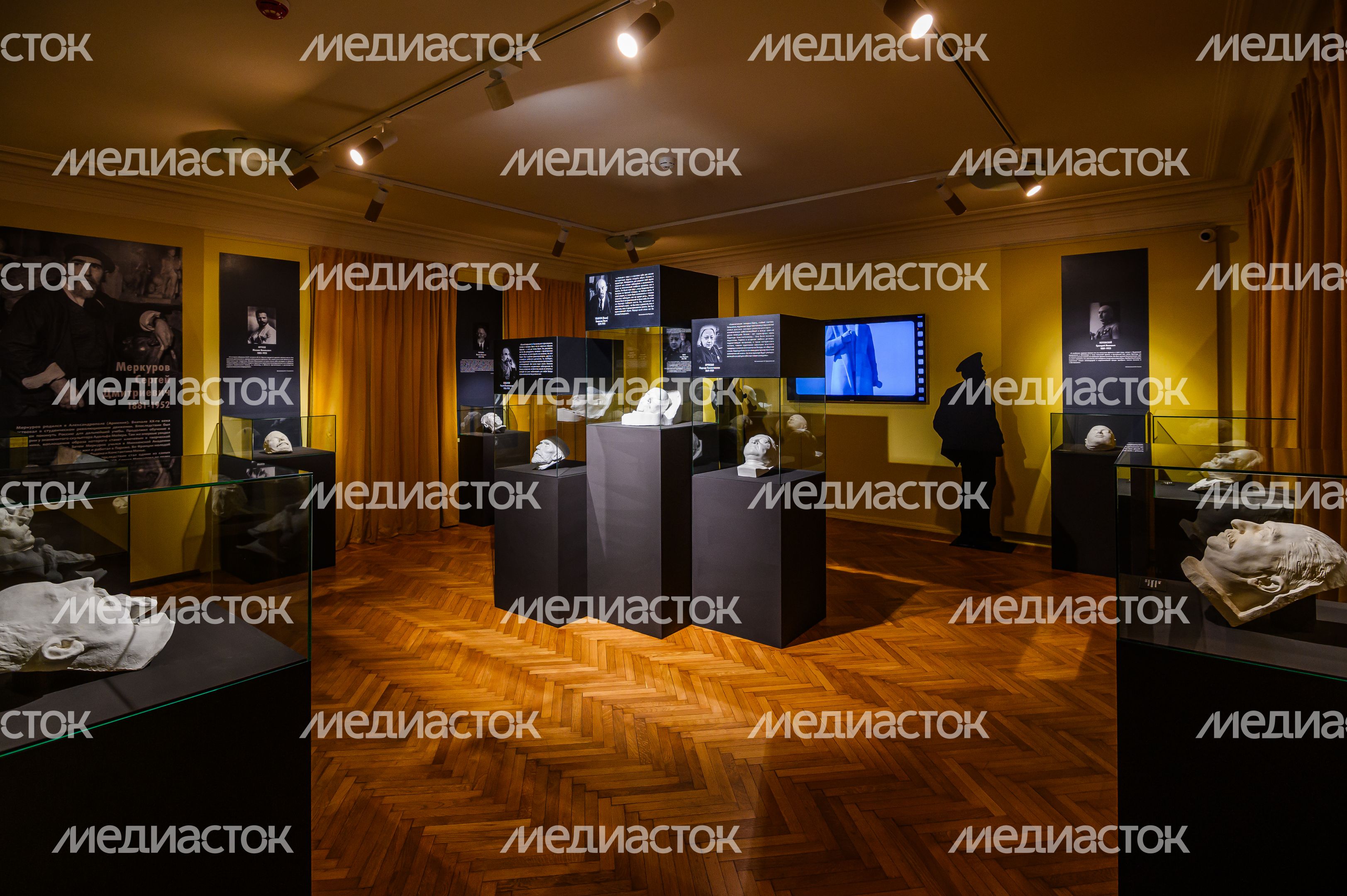 Выставка «Мастер посмертного лика» в музее-заповеднике «Горки Ленинские» Выставка «Мастер посмертного лика» в музее-заповеднике «Горки Ленинские»