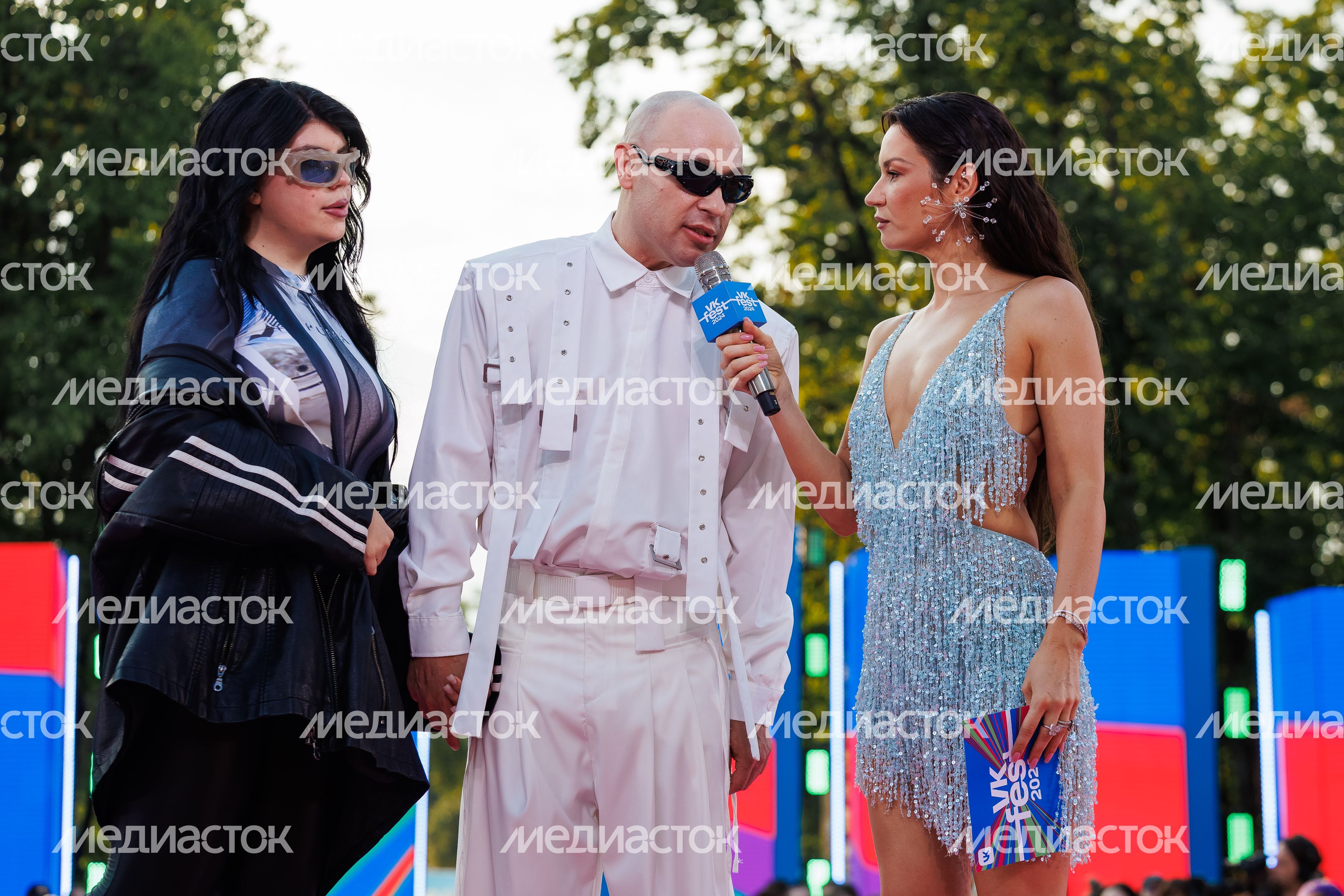 Ида Галич и певец Никита на открытии VK Fest -2024 в московских "Лужниках" Ида Галич и певец Никита на открытии VK Fest -2024 в московских "Лужниках"
