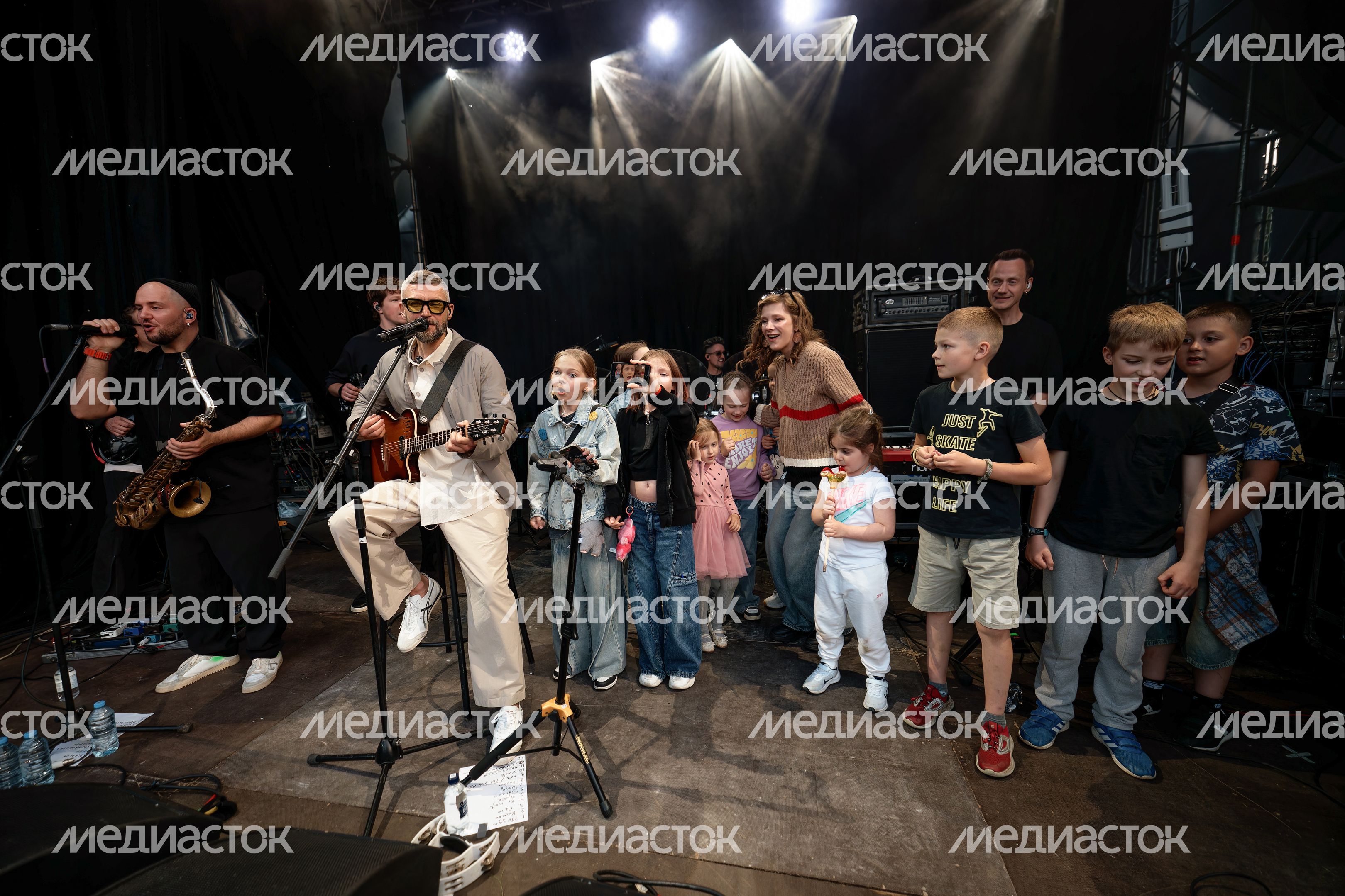 Рок-группа Uma2rman на закрытии фестиваля «Каникулы» в музее-заповеднике «Горки Ленинские» Рок-группа Uma2rman на закрытии фестиваля «Каникулы» в музее-заповеднике «Горки Ленинские»