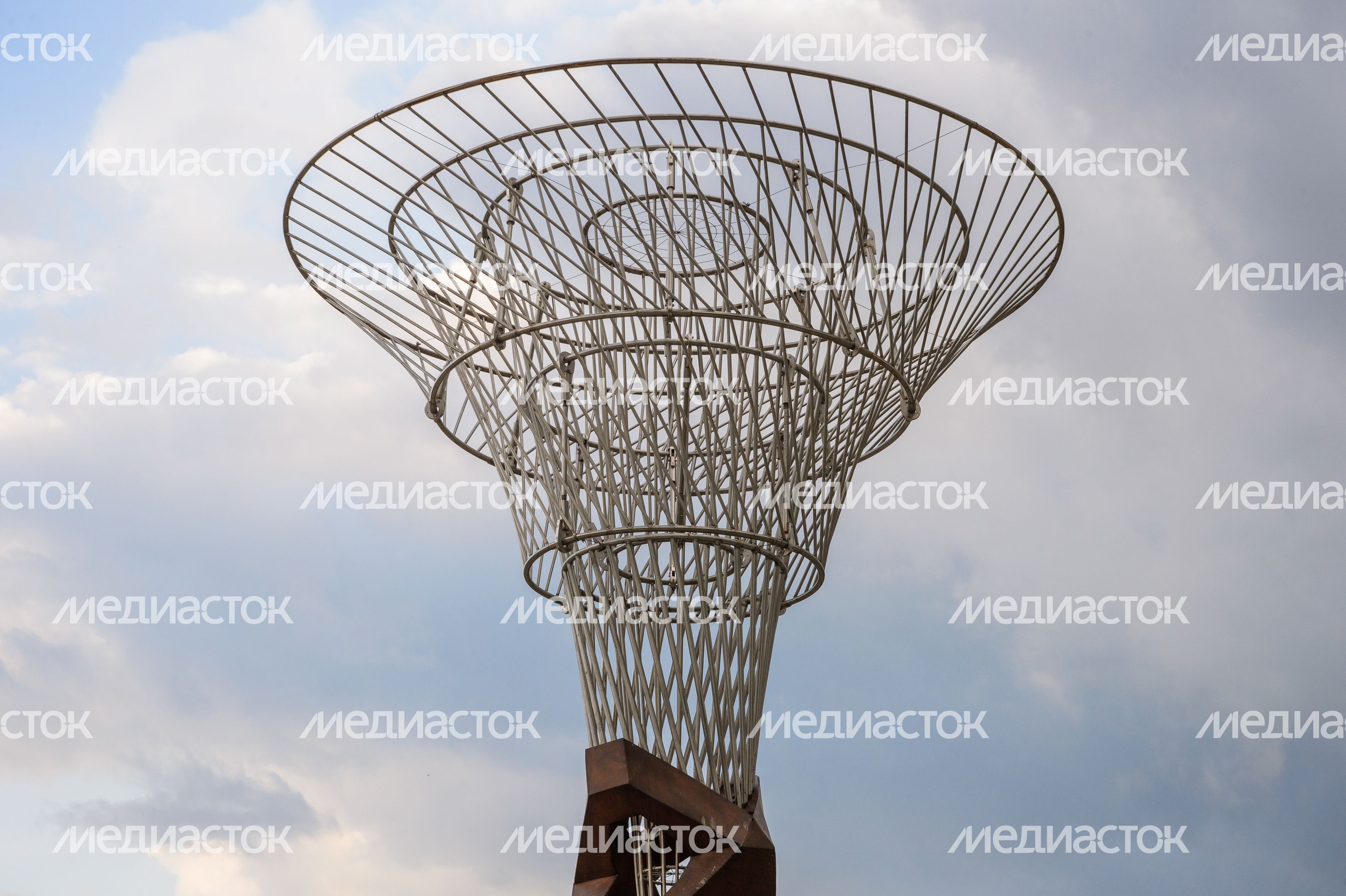 Черноголовка. Сквер имени Исаака Халатникова