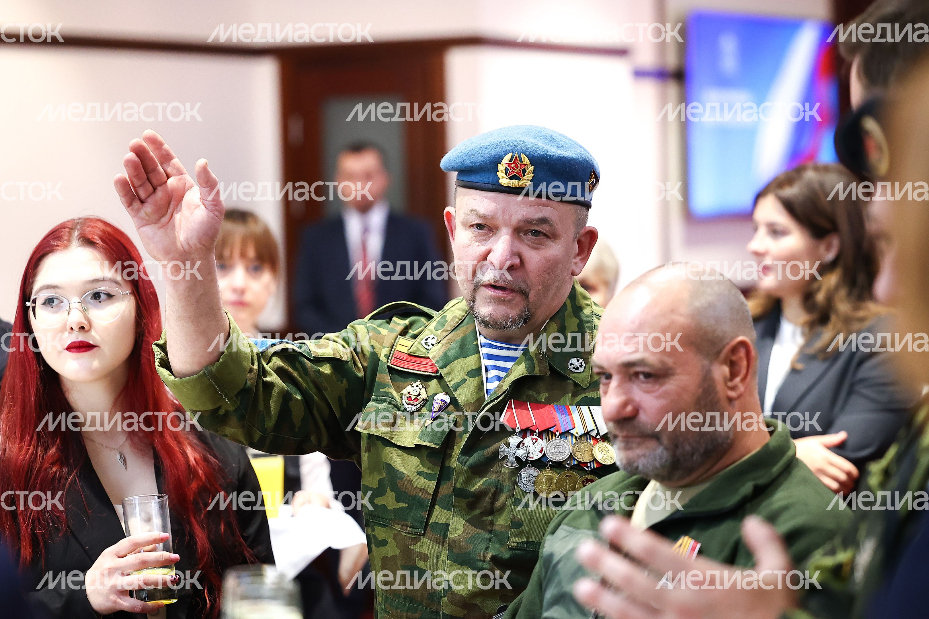 Награждение добровольцев из отряда «БАРС» Губернатором Подмосковья