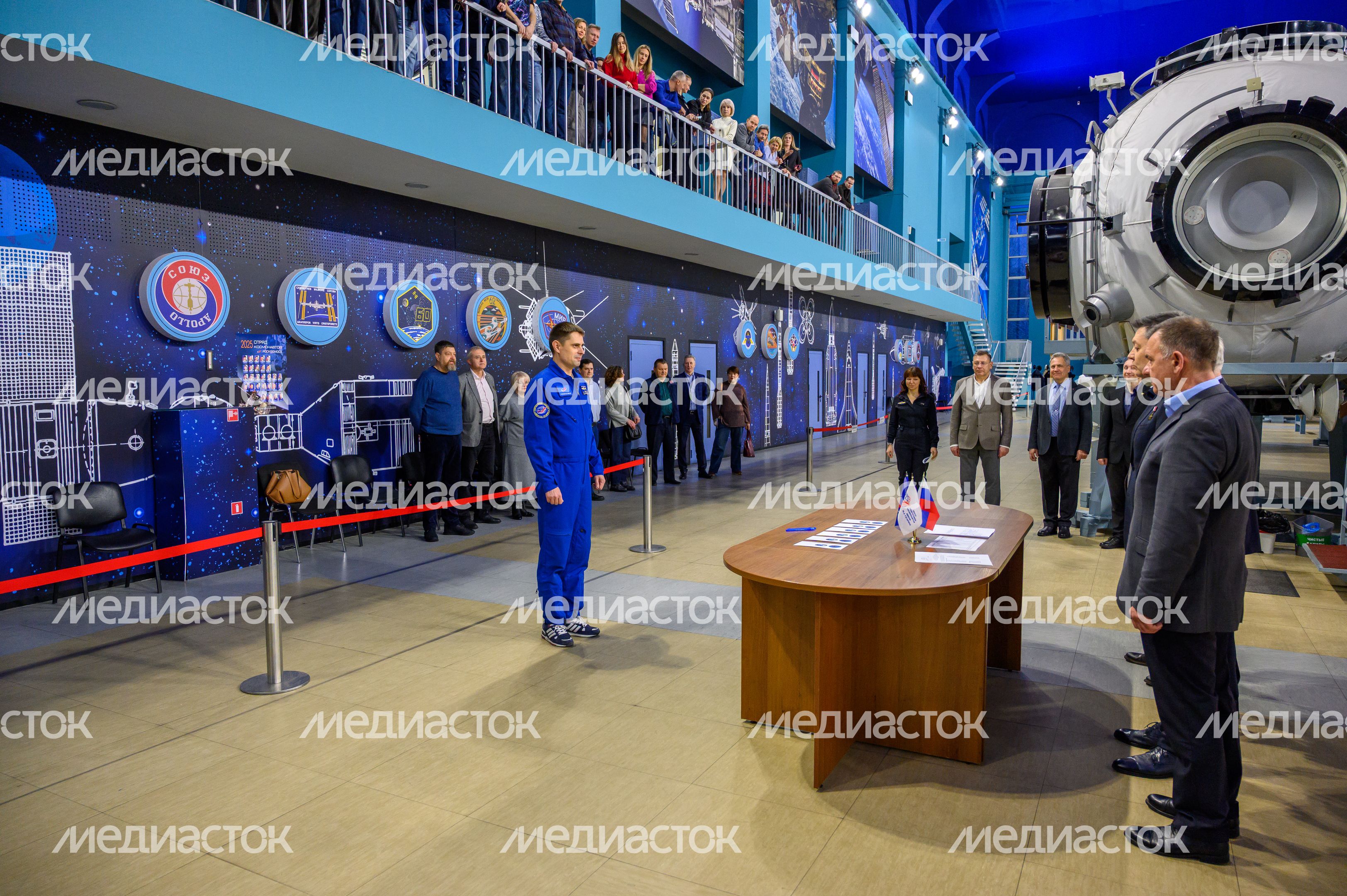 Экзаменационная тренировка космонавта Роскосмоса Андрея Федяева в Центре подготовки космонавтов в Звездном городке Экзаменационная тренировка космонавта Роскосмоса Андрея Федяева в Центре подготовки космонавтов в Звездном городке