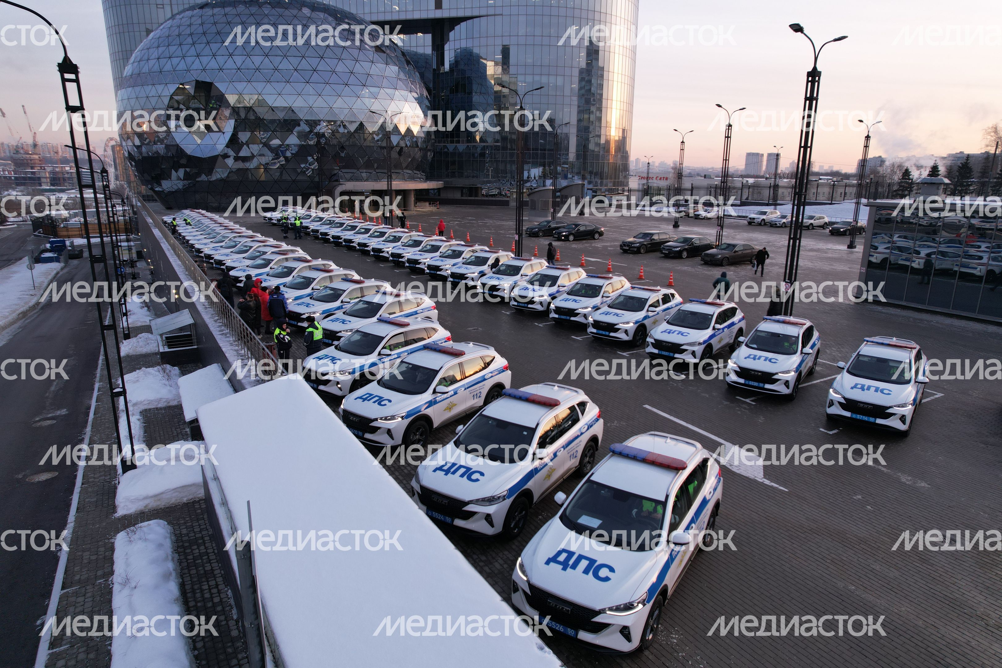 Подмосковным подразделениям ДПС переданы 130 новых патрульных машин Подмосковным подразделениям ДПС переданы 130 новых патрульных машин
