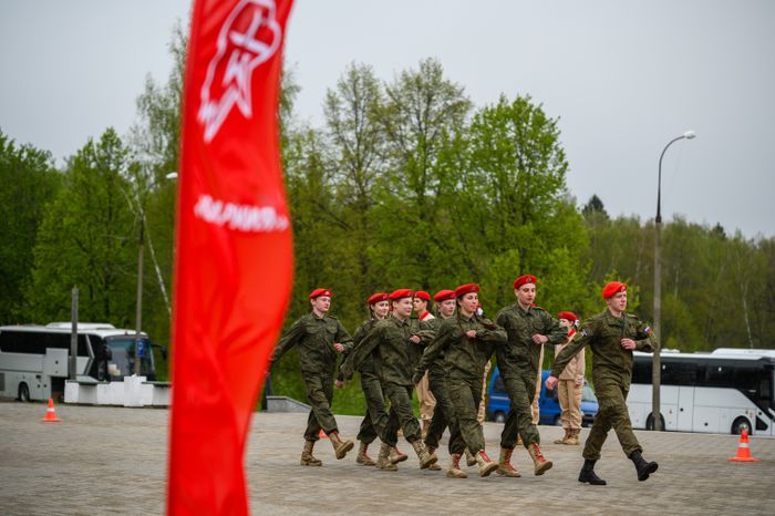 Военно-патриотическая игра «Юнармия, вперед!», посвященная Дню Победы, в Горках Ленинских