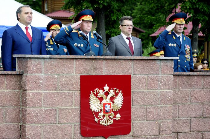 Владимир Пучков на выпускном в Академии гражданской защиты МЧС
