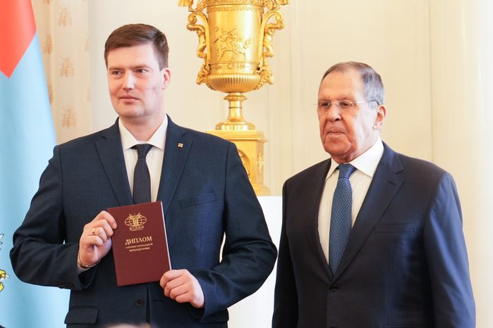 В МИДе вручили дипломы ветеранам СВО, прошедшим обучение для работы на госслужбе