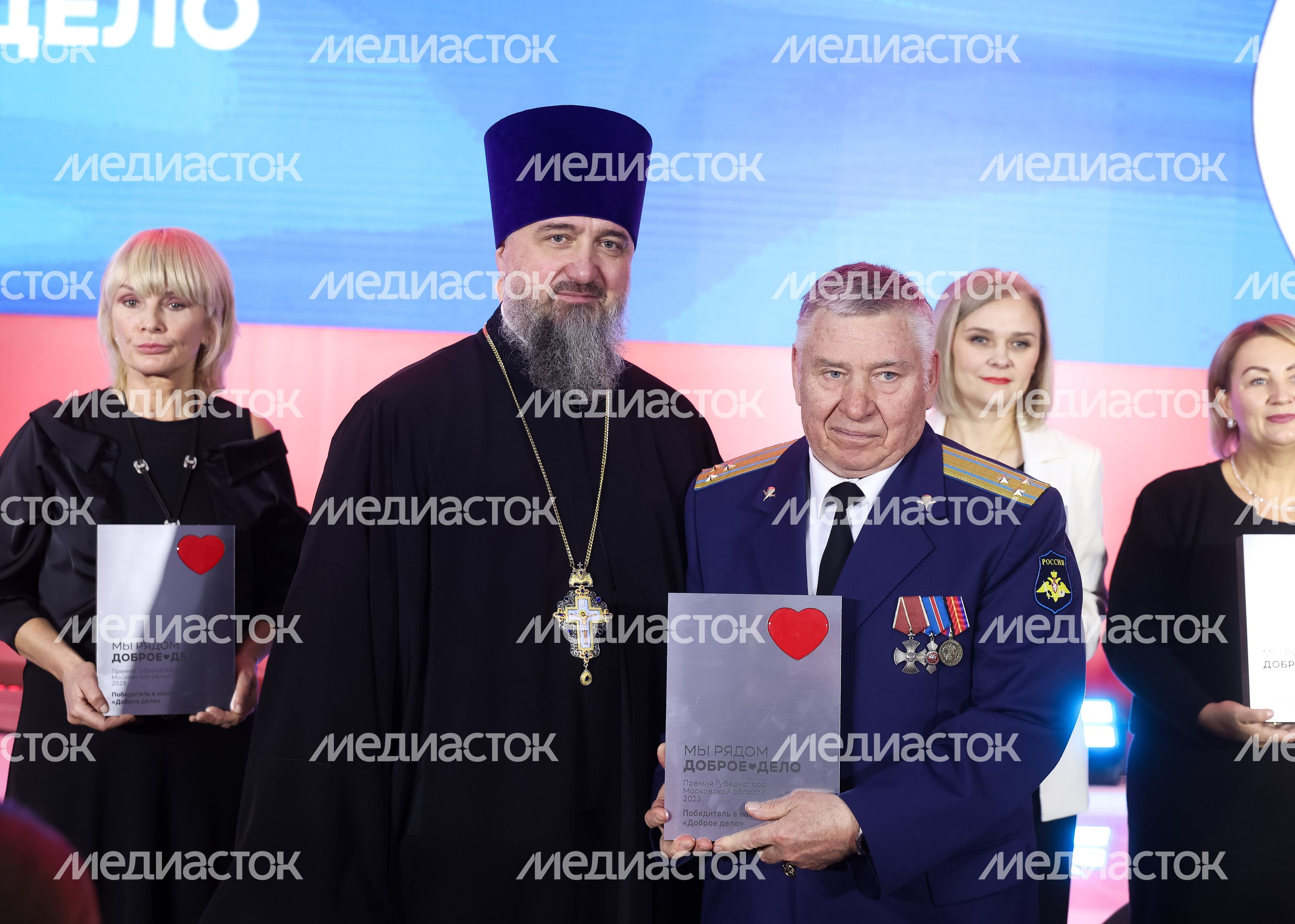Награждение победителей XIII губернаторской премии "Мы рядом. Доброе дело" Награждение победителей XIII губернаторской премии "Мы рядом. Доброе дело"