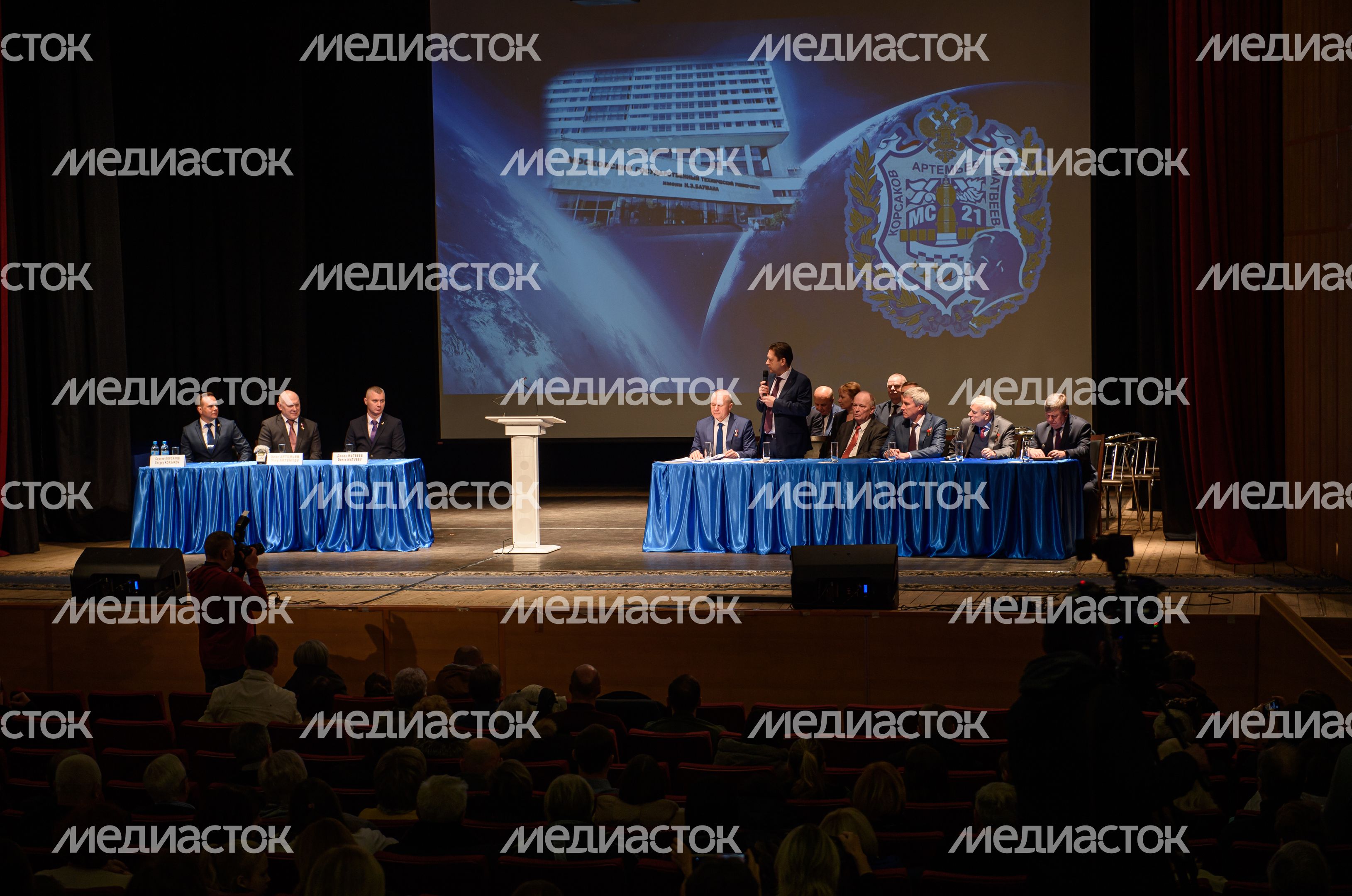 Торжественная встреча космонавтов и астронавтов 67-й длительной экспедиции на МКС