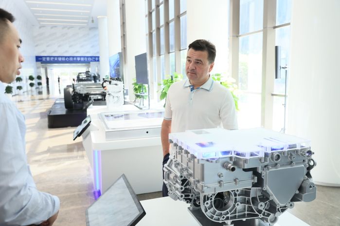 Посещение автозавода Changan Automobile Group в Китае Губернатором Подмосковья