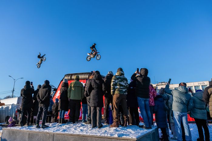 Зимний фристайл-мотокросс от команды FMX13 в Одинцово