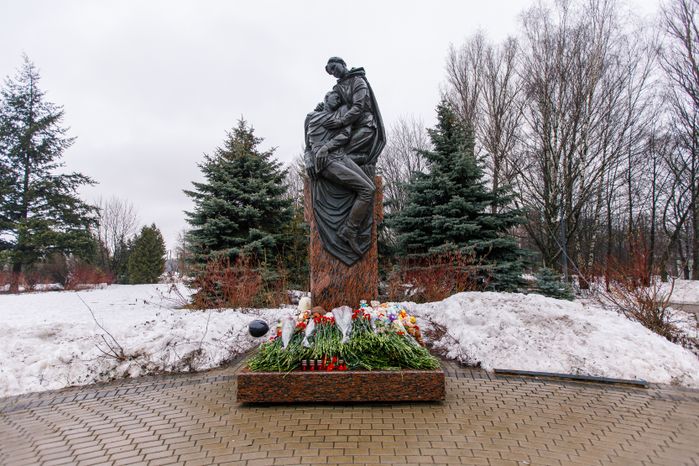 Мемориал памяти погибших в "Крокус Сити Холле" в Химках