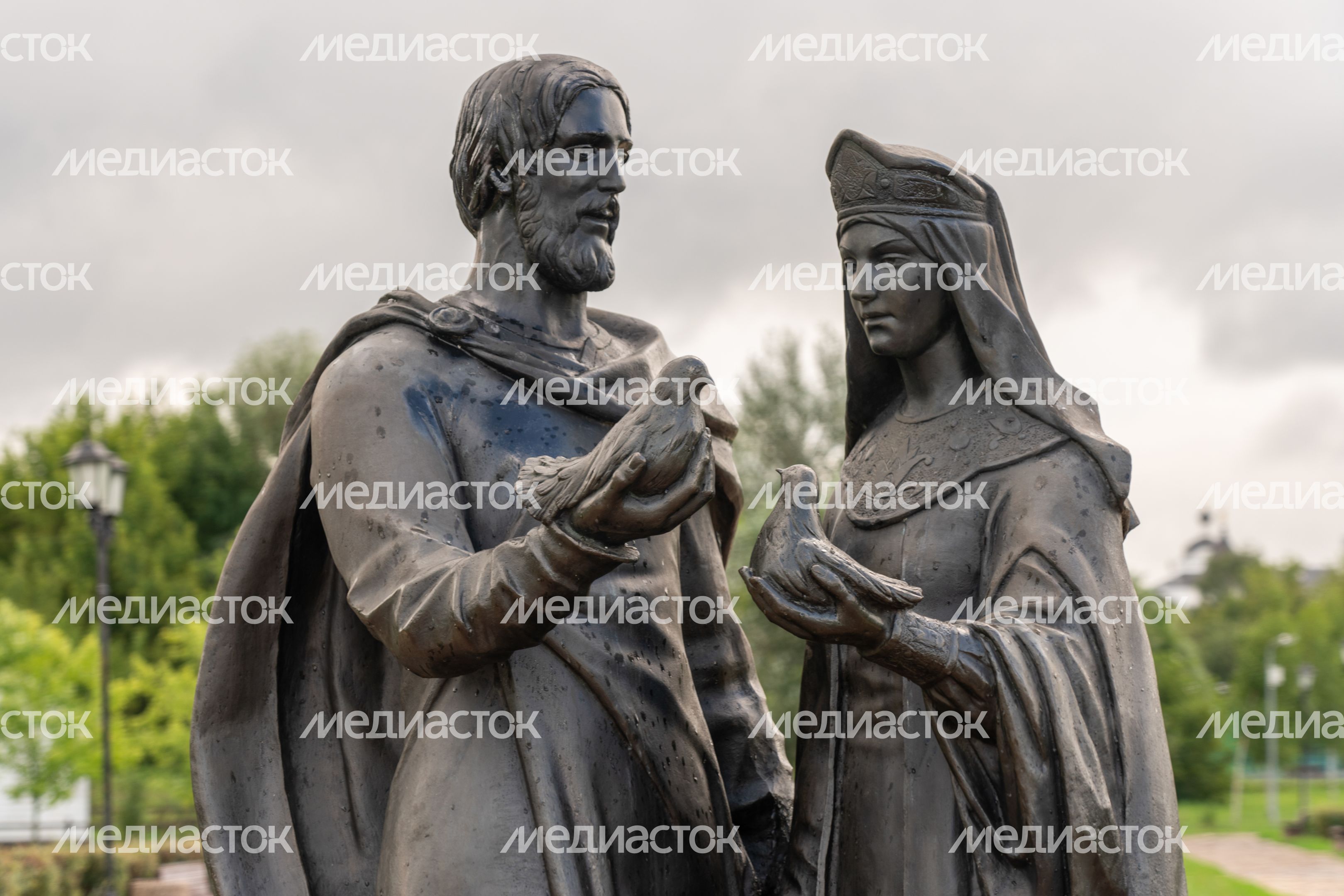 Летний Принарский парк в Серпухове Летний Принарский парк в Серпухове