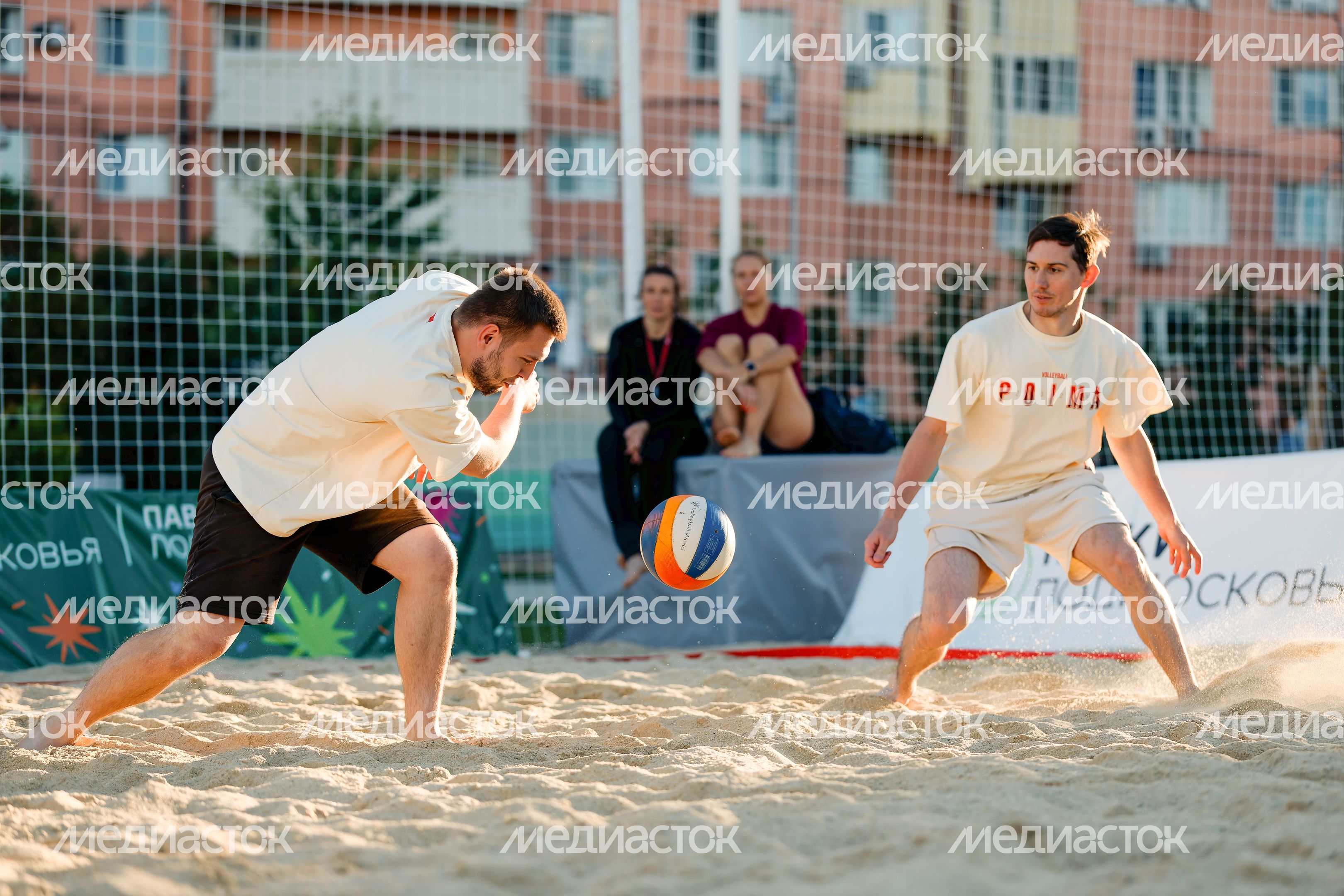 Пляжный волейбол на новой площадке «Пойма volley» в Красногорске Пляжный волейбол на новой площадке «Пойма volley» в Красногорске