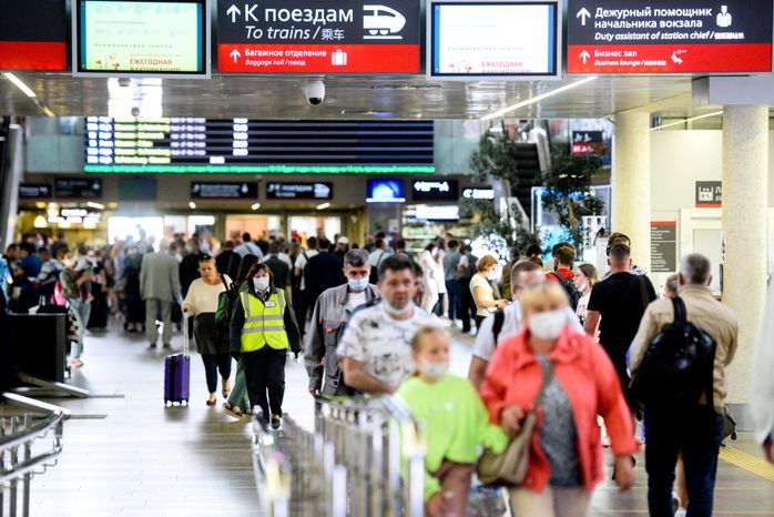 Выступление артистов музыкального театра «Геликон-опера» на Ленинградском вокзале в Москве