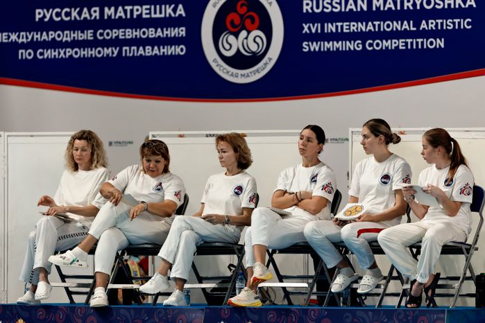 Соревнования по синхронному плаванию «Русская матрешка» в Чехове