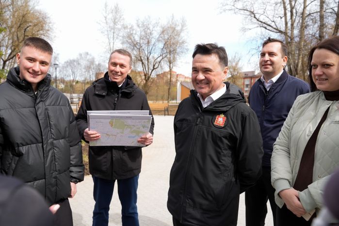 Андрей Воробьев проверил ход благоустройства Центрального парка в Щелково