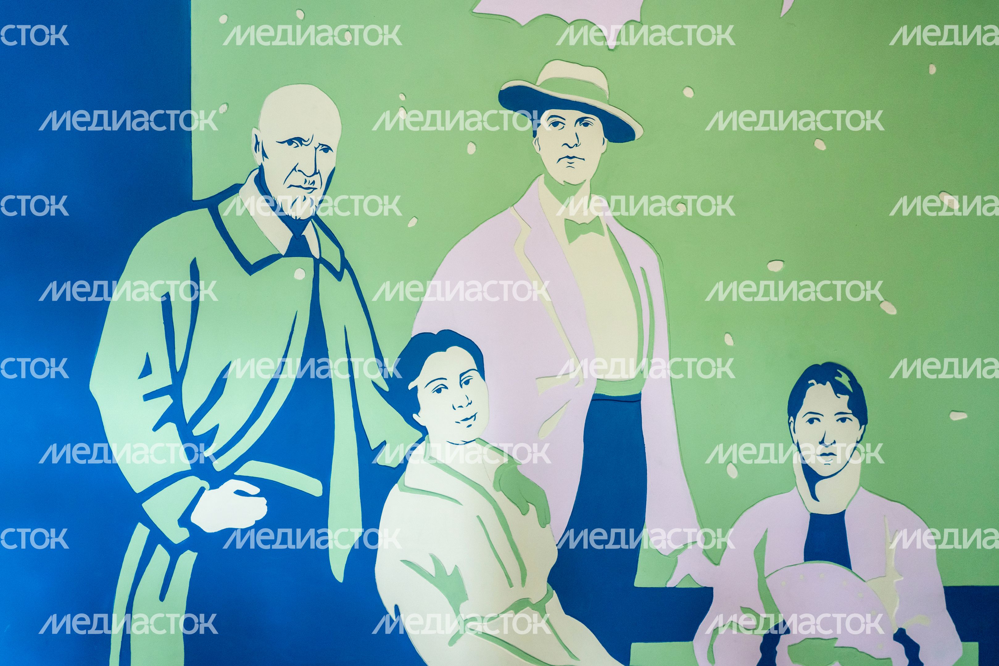 Роспись стен в коридоре Радумльского лицея-интерната в округе Солнечногорск после капитального ремонта Роспись стен в коридоре Радумльского лицея-интерната в округе Солнечногорск после капитального ремонта
