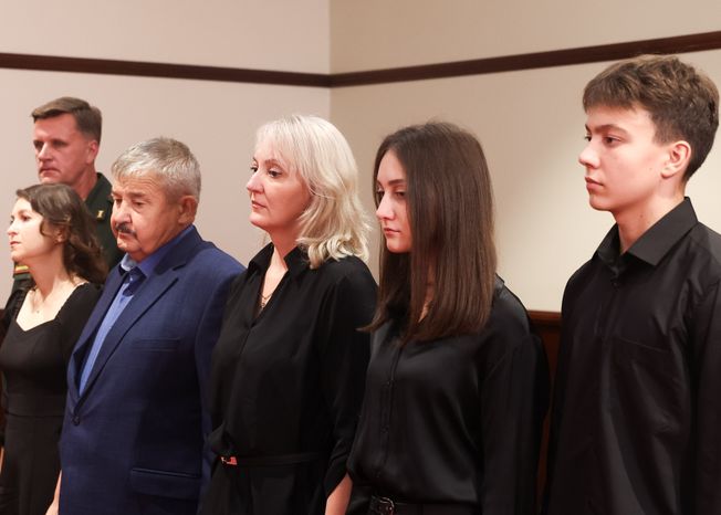 Семье подполковника Андрея Кулакова передали Золотую Звезду Героя России