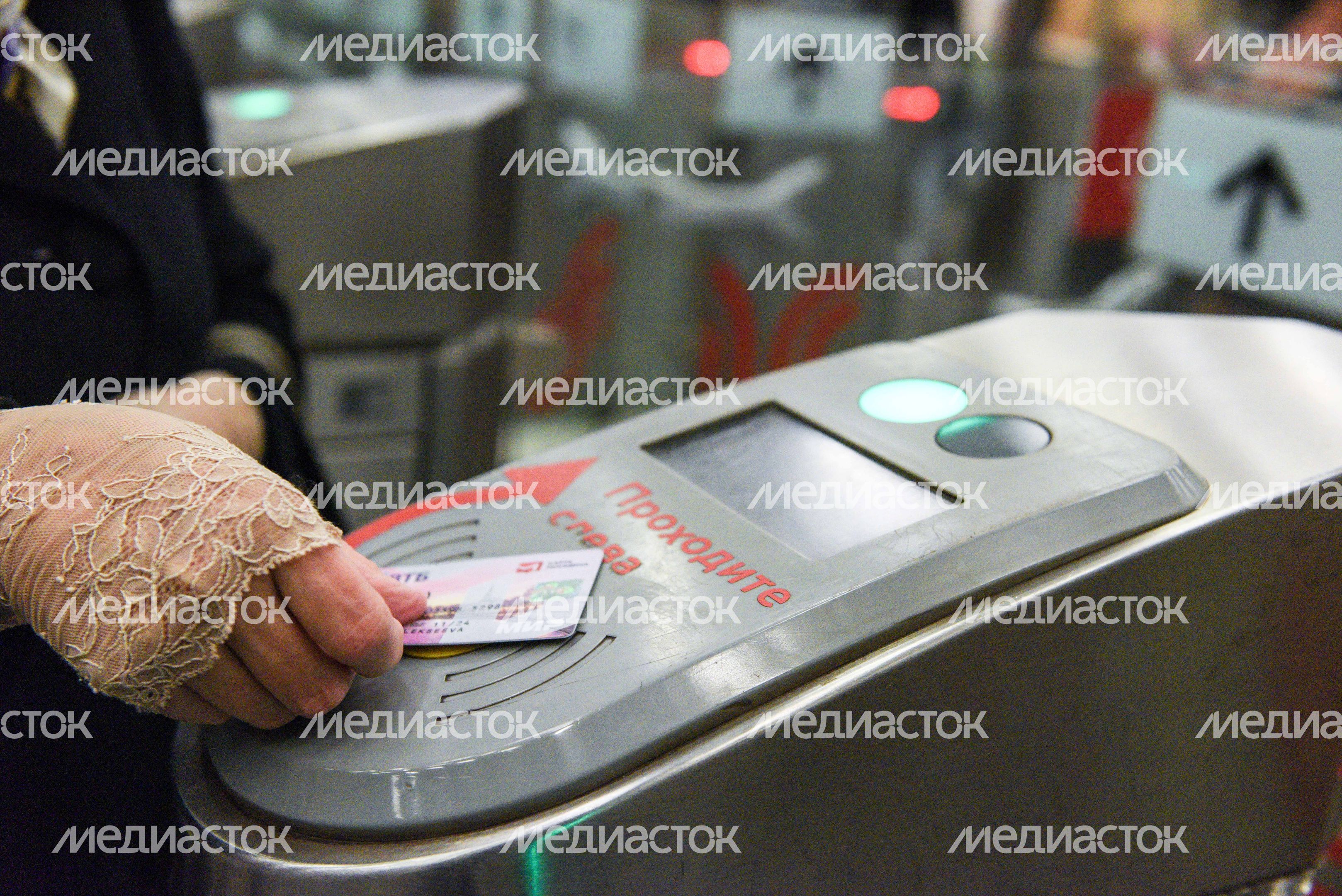Проверки соблюдения масочно-перчаточного режима в общественном транспорте в Москве