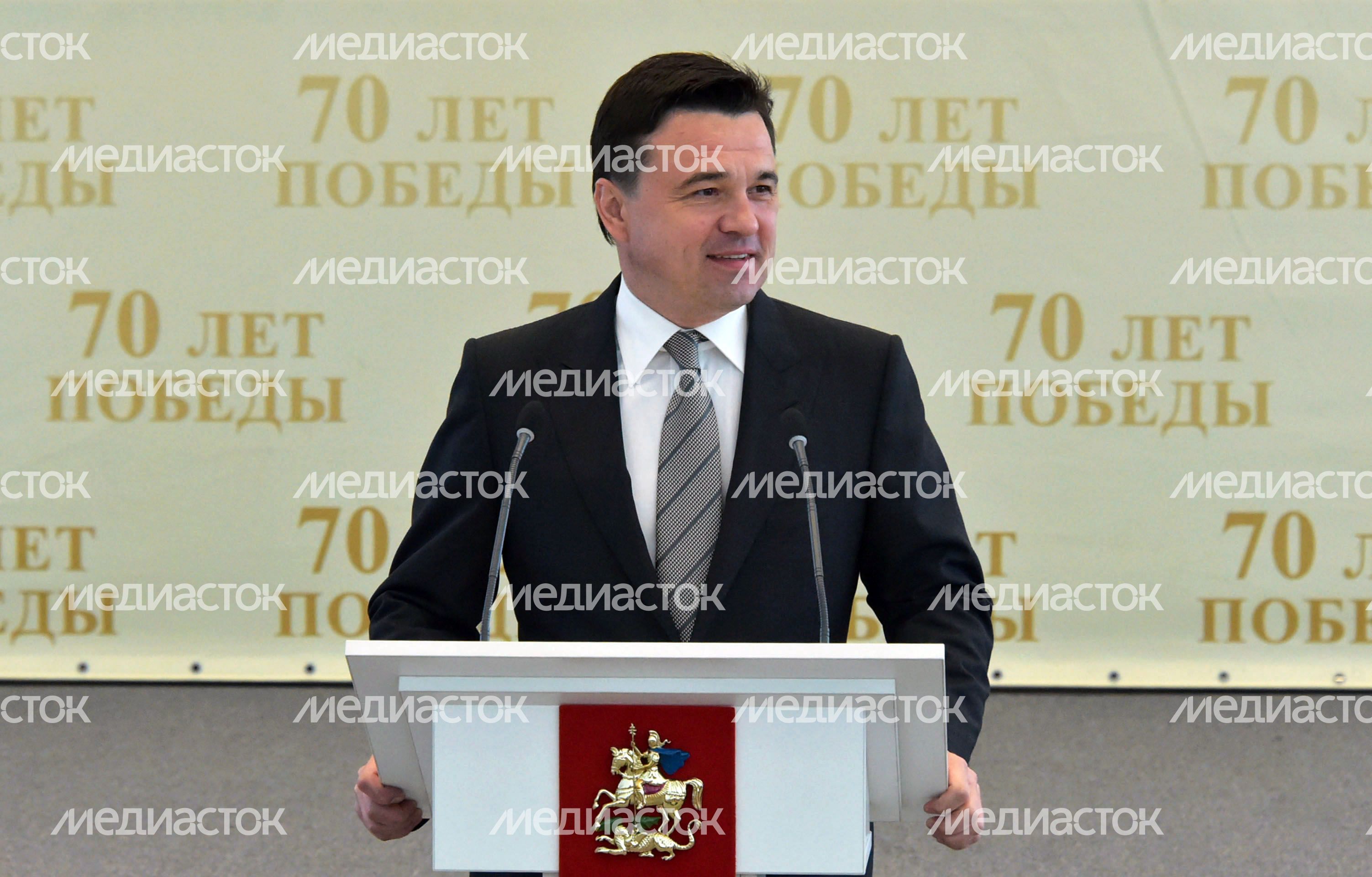 А. Воробьев поздравил с профессиональным праздником соцработников