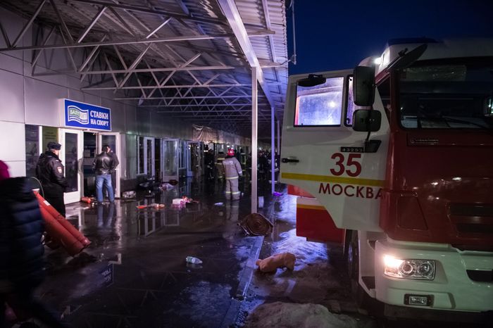 Пожар в торговых павильонах в Москве