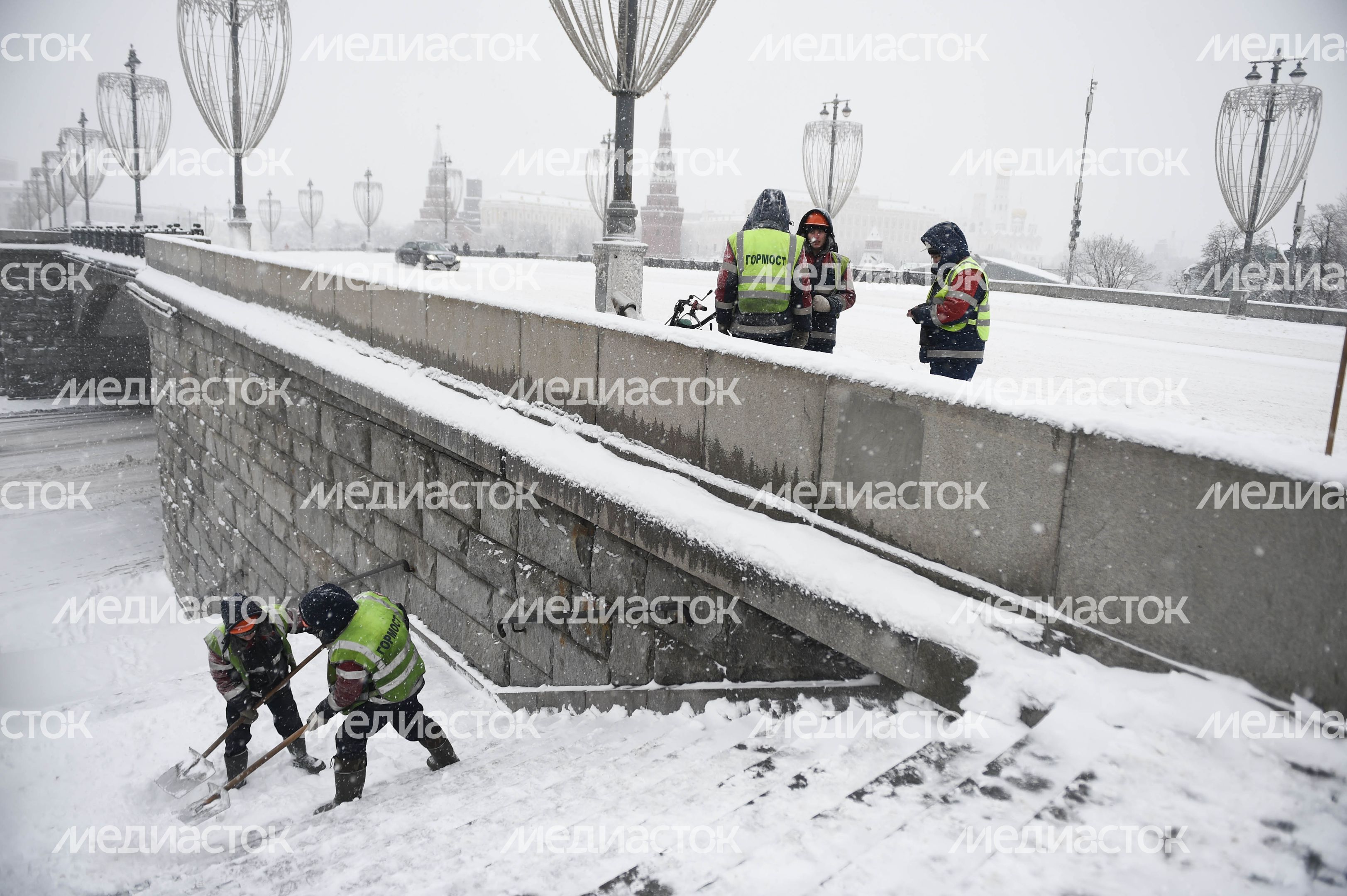 Рекордный снегопад в Москве и Подмосковье