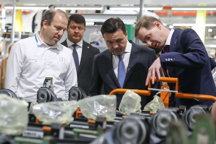 Проверка губернатором Подмосковья работы завода «Мерседес» в Солнечногорске