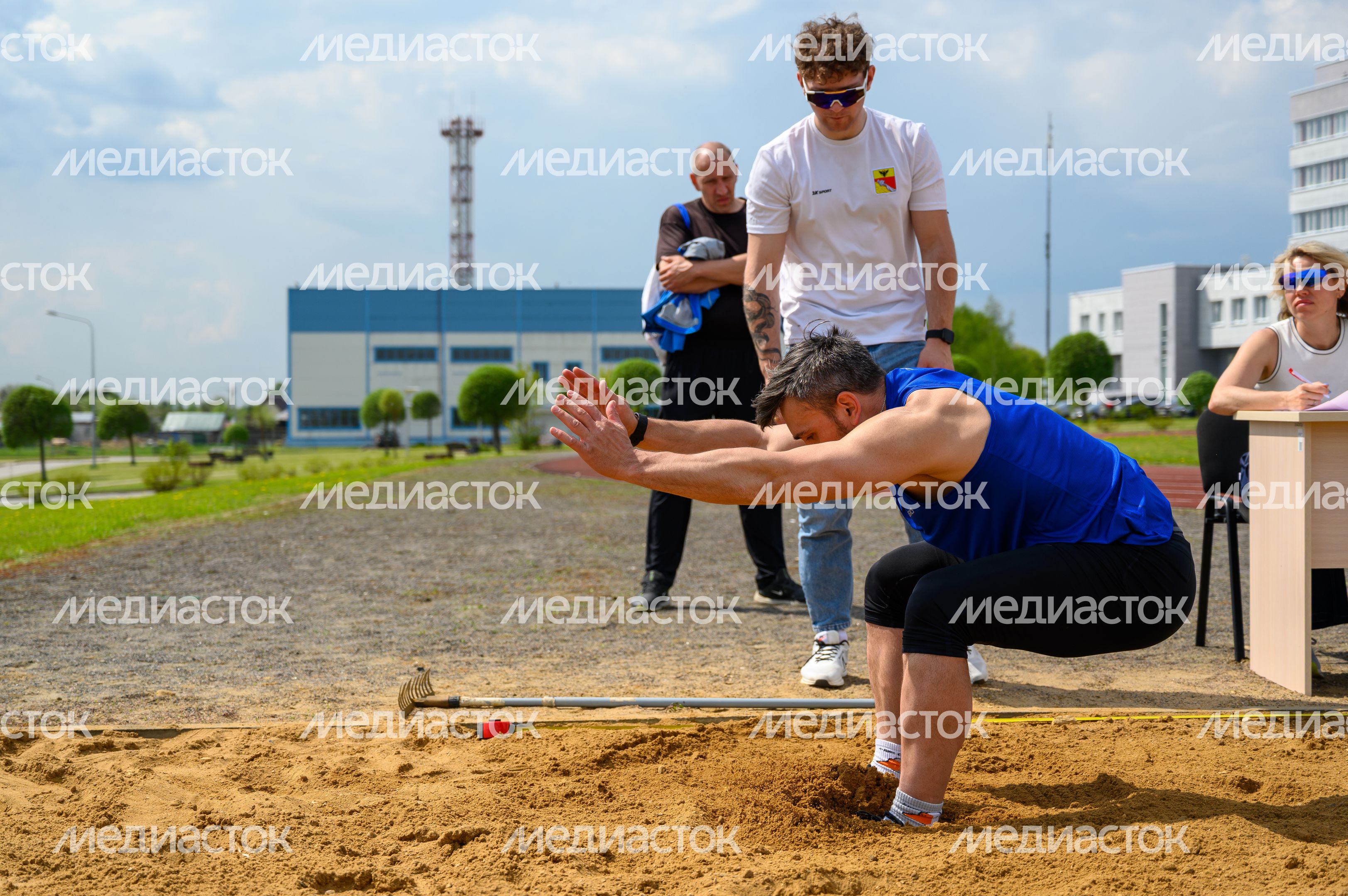 Отбор спортсменов в сборную России по бобслею и скелетону: прыжок в длину с места Отбор спортсменов в сборную России по бобслею и скелетону: прыжок в длину с места