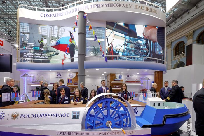 На площадке XVIII Международного форума "Транспорт России"