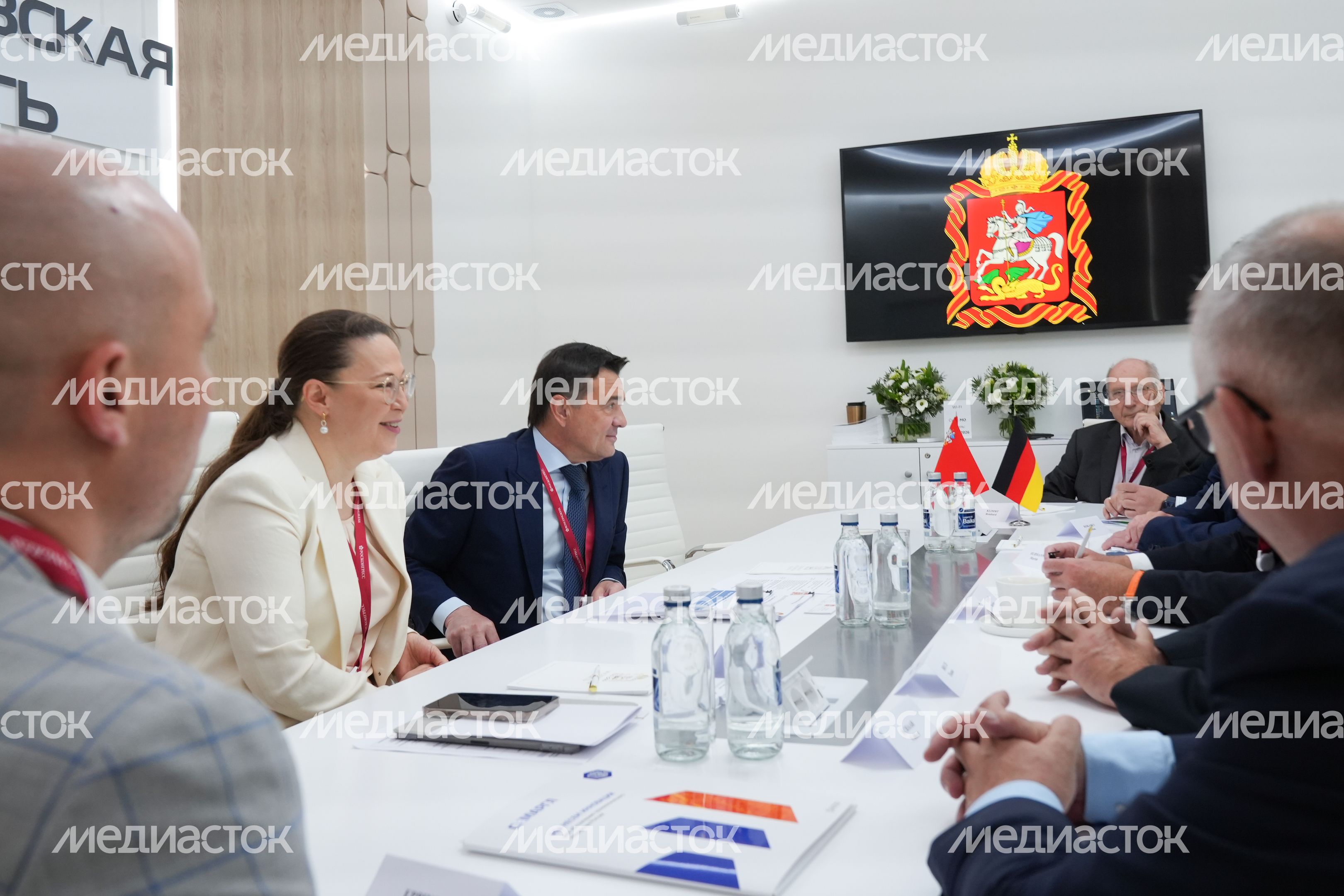 Андрей Воробьев на ПМЭФ обсудил с российско-германской внешнеторговой палатой развитие бизнеса в Подмосковье Андрей Воробьев на ПМЭФ обсудил с российско-германской внешнеторговой палатой развитие бизнеса в Подмосковье