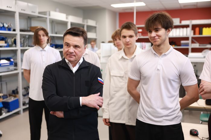 Андрей Воробьев пообщался со студентами и преподавателями Щелковского колледжа