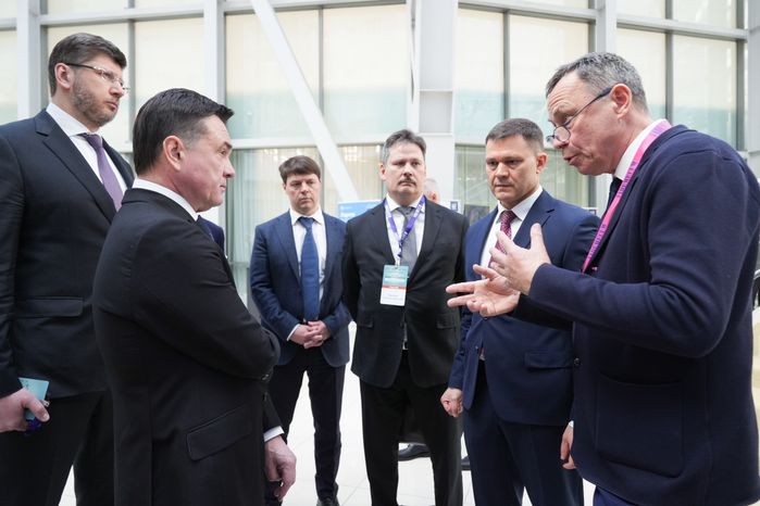 Андрей Воробьев открыл пленарную дискуссию форума "Эффективная РСО: от стандарта к цифре и качеству"