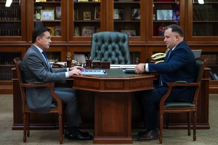 Андрей Воробьев обсудил развитие Власихи с главой ЗАТО Германом Потапчуком