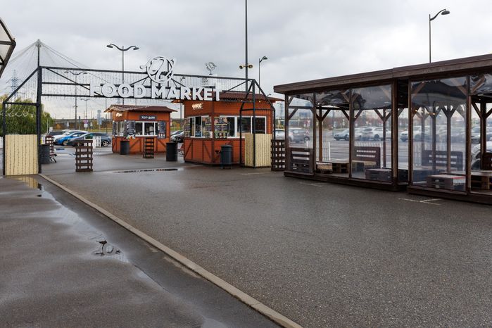 Торговый центр «Outlet Village Белая Дача» в Котельниках осенью
