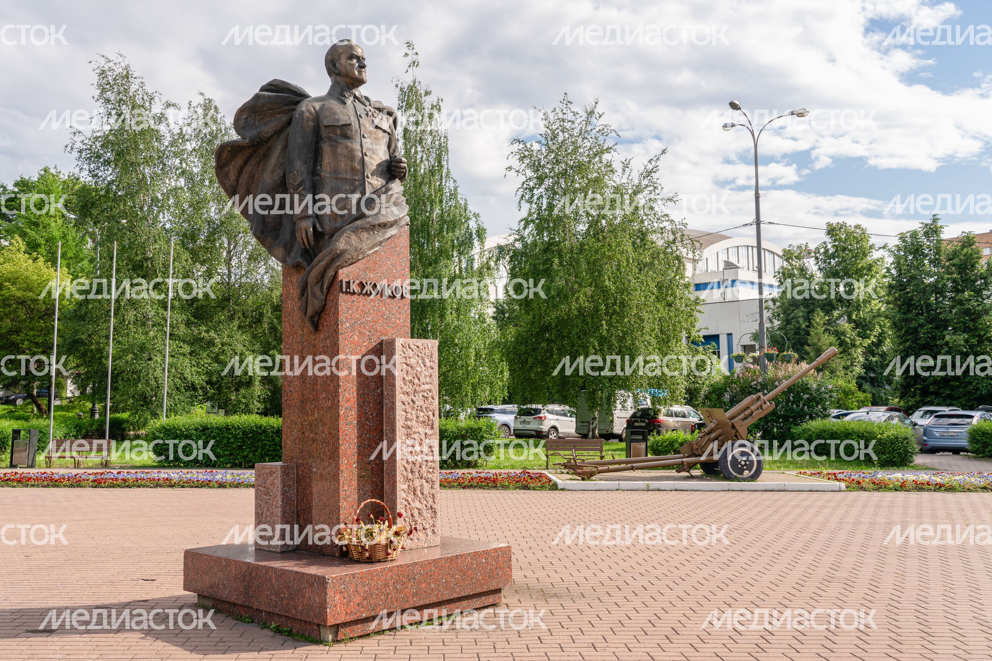 Памятник Г. К. Жукову в Одинцово Памятник Г. К. Жукову в Одинцово