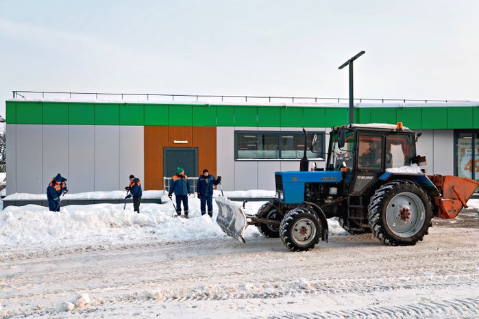 Уборка снега в поселке Большие Вяземы Одинцовского округа