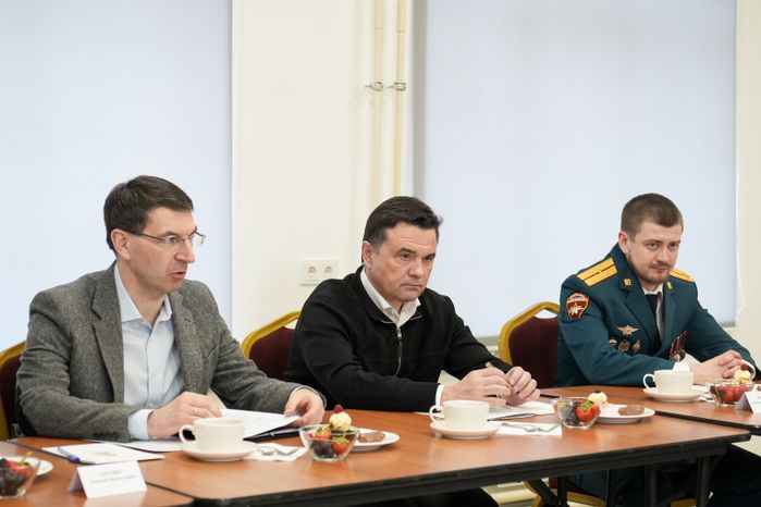 Андрей Воробьев и Игорь Щёголев встретились с финалистами программы "Герои Подмосковья"