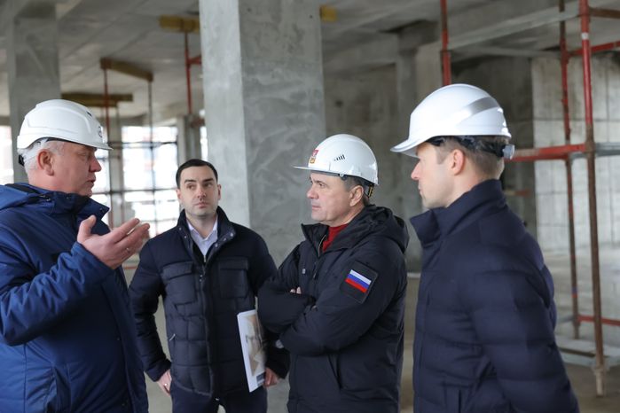 Андрей Воробьев проверил ход строительства Балашихинской областной больницы
