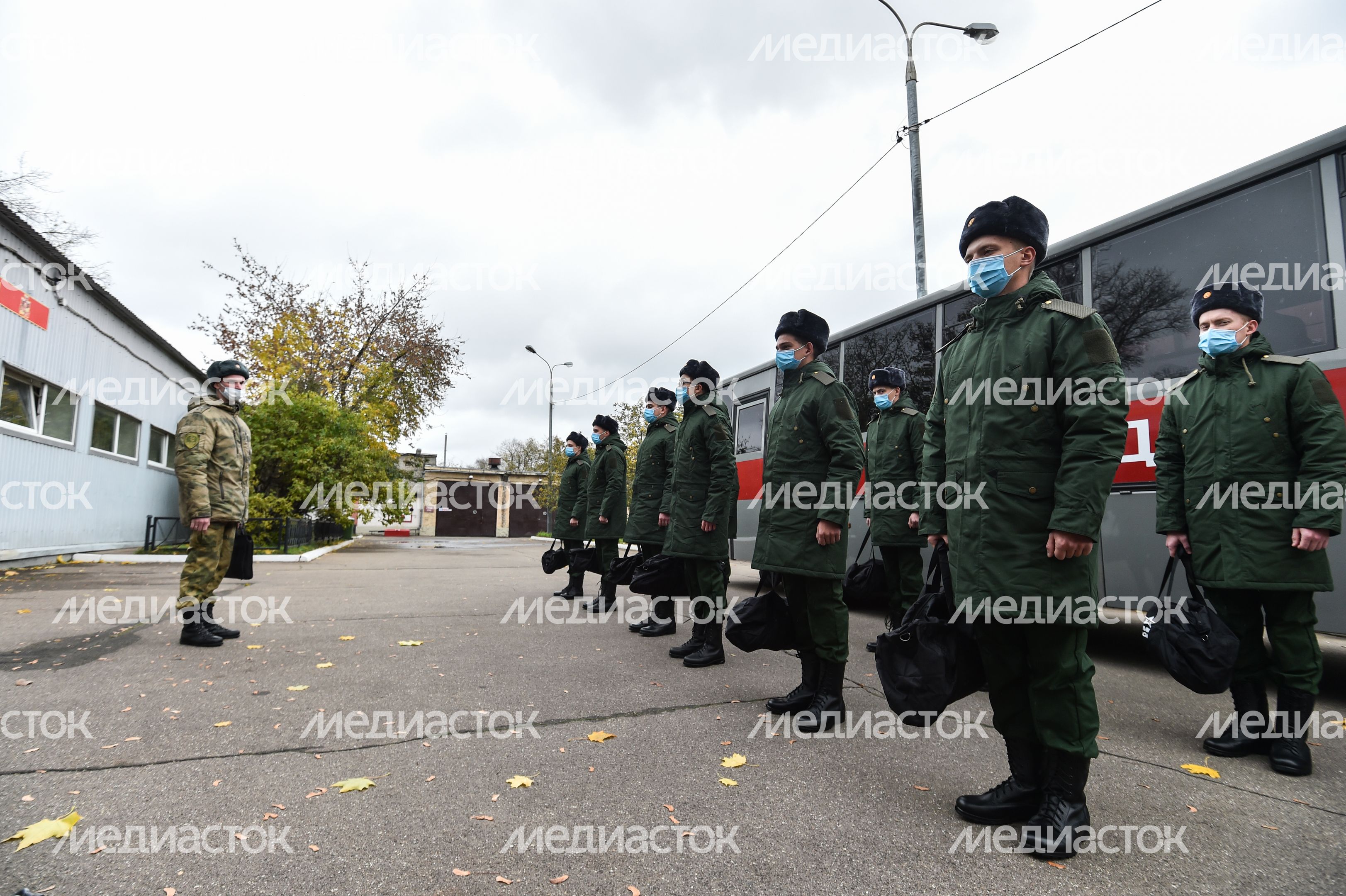 Отправка призывников к местам прохождения военной службы с городского сборного пункта Военного комиссариата города Москвы Отправка призывников к местам прохождения военной службы с городского сборного пункта Военного комиссариата города Москвы