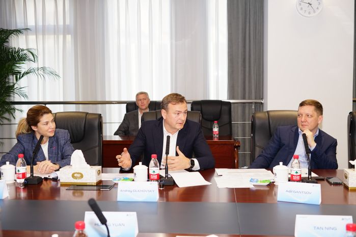 Посещение автозавода Changan Automobile Group в Китае Губернатором Подмосковья