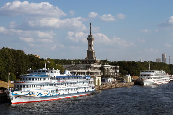 Речной круиз на теплоходе из Москвы в Санкт-Петербург