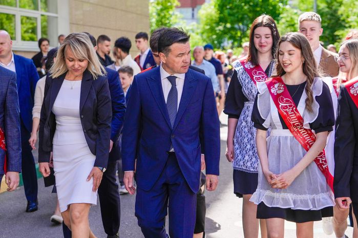 Губернатор поздравил выпускников реутовской СОШ №10 с последним звонком