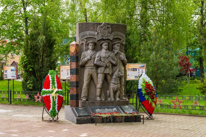 Памятник пограничникам всех поколений в Чехове